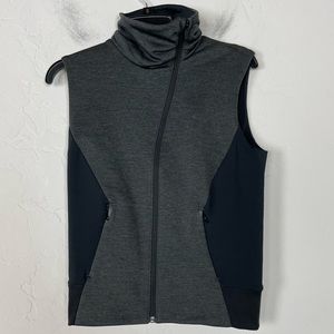 Oakley Vest Sleeveless Jacket Off Center Jet Black Heather Gray Asymmetrical Zip